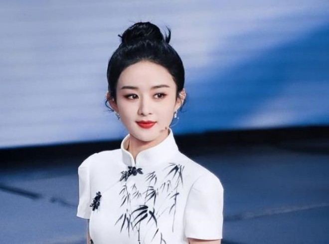 Nhan sắc của nàng Tiểu Cốt gây sốt.