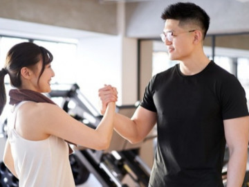 Người đàn ông vạm vỡ nhưng "bi" teo tóp bằng hạt đậu, đến viện mới biết thủ phạm từ phòng tập gym