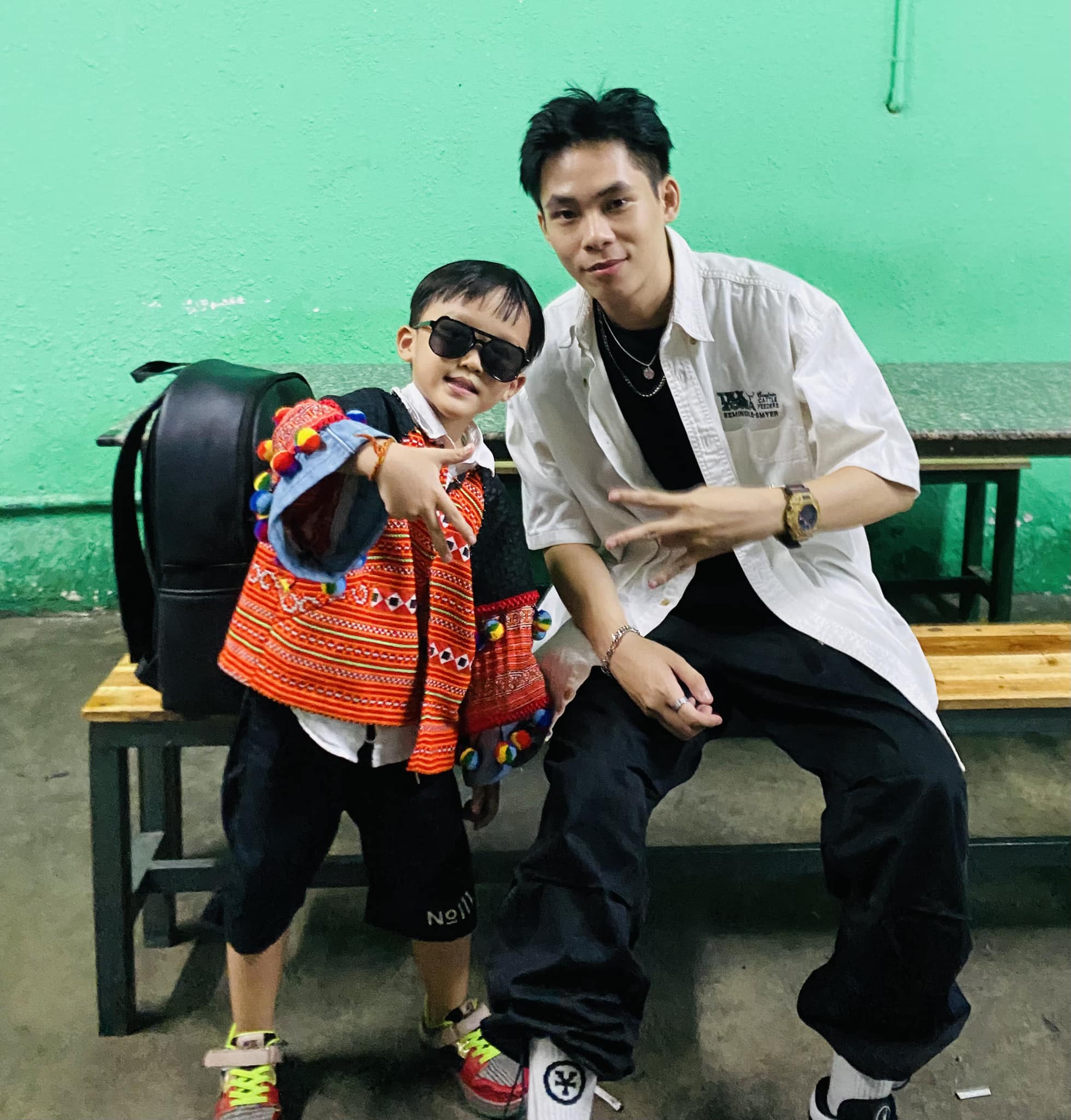 View - Xệ Xệ - Em Bé Chất ngồi chễm chệ trên ghế nóng Rap Việt, hút gần 300.000 lượt theo dõi