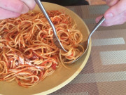 Lifestyle - Làm sao để ăn mỳ Ý chuẩn người Ý? Nếu bạn đang dùng dĩa và thìa thì hoàn toàn sai!