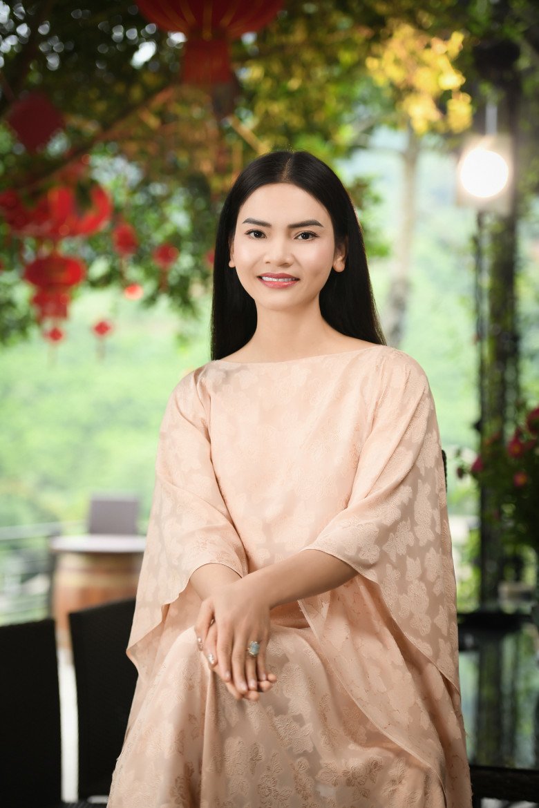 View - Nữ NSƯT trẻ nhất nhì Việt Nam: Qua 2 lần đò chông chênh, nay sống cuộc đời độc thân trong căn nhà 8.000m2