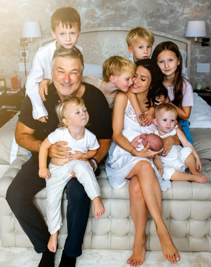 Bà mẹ 7 con khiến nhiều người ngưỡng mộ vì vẫn xinh đẹp.