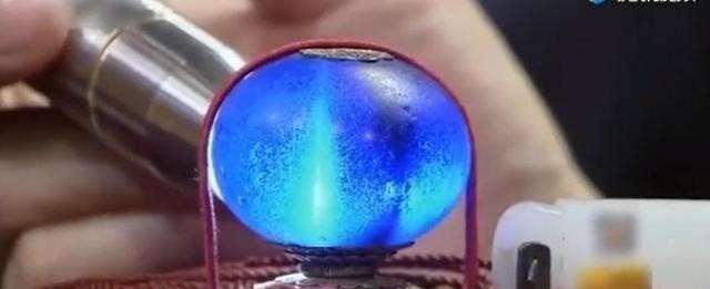 Chàng trai đem chiếc mũ của cụ nội đi thẩm định, chuyên gia soi đèn rồi sửng sốt hỏi: amp;#34;Cụ nội của bạn là ai?amp;#34; - 2