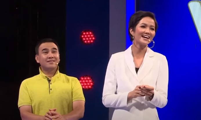 Giọng hát của bông hậu cao và sáng khiến nhiều người phải bất ngờ, MC Quyền Linh muốn nghe nữa.