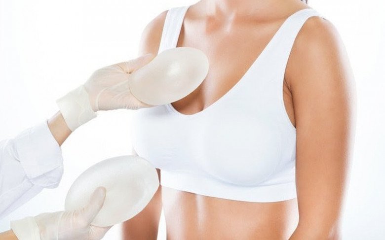 Có 2 cách nâng cấp vòng 1 khá phổ biến hiện nay: 1 là bằng cách tiêm chất làm đầy và 2 là nội soi. 