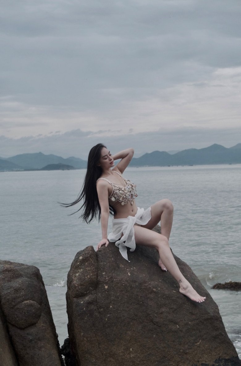 View - Loạt ảnh bikini quyến rũ của ngọc nữ lookbook Việt được báo Thái ca ngợi