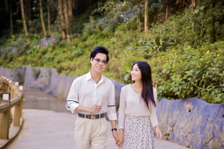 View - Ngọc Sơn hát giữa cảnh sắc thơ mộng, say đắm lòng người của Đà Lạt