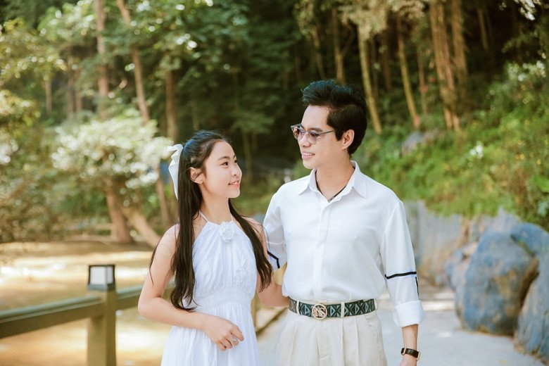 View - Ngọc Sơn hát giữa cảnh sắc thơ mộng, say đắm lòng người của Đà Lạt