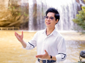 Ngọc Sơn hát giữa cảnh sắc thơ mộng, say đắm lòng người của Đà Lạt
