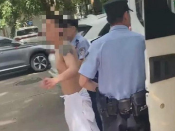 Gã đàn ông khoe biệt thự, đồng hồ, dây chuyền... hẹn hò cùng lúc 30 cô gái trẻ