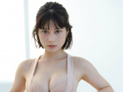 Làm đẹp - "Nữ thần ngủ gục" chỉ cao 1,52m làm bao người điêu đứng vì vòng 1 ngoại cỡ