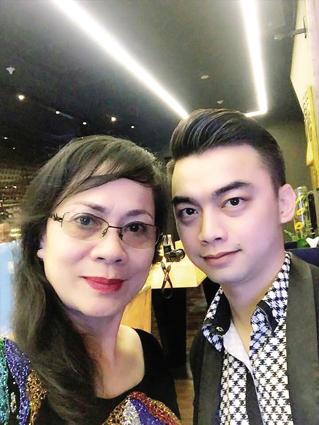 Nghệ sĩ Hương Dung và con trai Hà Duy.