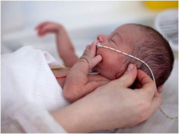 Sản phụ 4 lần đi sinh đều mất con, lần thứ 5 mới được ôm con trong tay nhờ sợi chỉ thần thánh