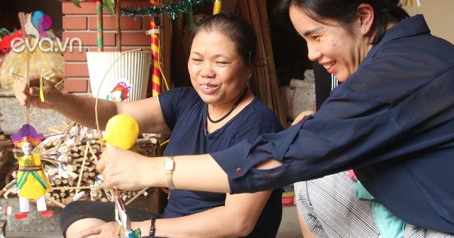 View - Nữ nghệ nhân làm đồ chơi trung thu truyền thống: Cả năm có một tháng kiếm ăn nhưng ý nghĩa phía sau mới quan trọng