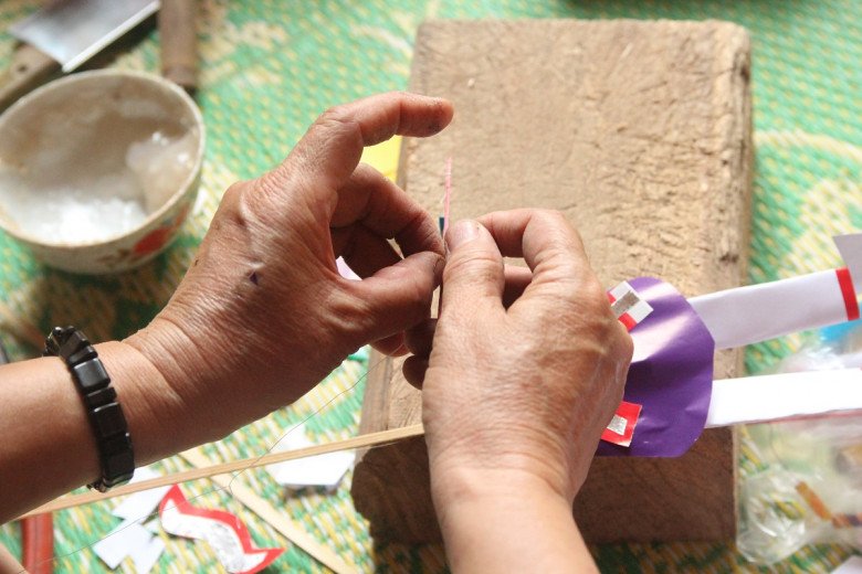 View - Nữ nghệ nhân làm đồ chơi trung thu truyền thống: Cả năm có một tháng kiếm ăn nhưng ý nghĩa phía sau mới quan trọng