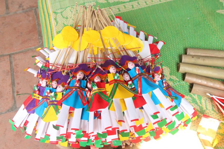 View - Nữ nghệ nhân làm đồ chơi trung thu truyền thống: Cả năm có một tháng kiếm ăn nhưng ý nghĩa phía sau mới quan trọng