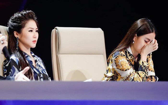 Hương Tràm - Hoàng Thùy Linh không ai chịu thua ai khi bày tỏ ý kiến.