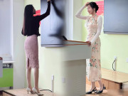 Thời trang - Cô giáo thích mặc váy ôm, khoe thân hình đồng hồ cát khi lên lớp liền bị chất vấn: "Có hợp tiêu chuẩn không?"