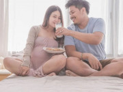 Bà bầu - Bầu vượt mặt nhờ chồng lấy hộ cốc nước, mẹ chồng bất bình nói đúng 8 từ rồi lập tức bỏ về quê