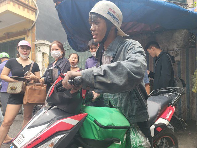 Văn hi vọng gia đình chị họ và gia đình các nạn nhân sớm vượt qua nỗi đau đớn này.