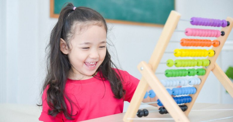 Toán tư duy là phương pháp sử dụng các phép tính toán để tăng khả năng suy nghĩ cho trẻ.