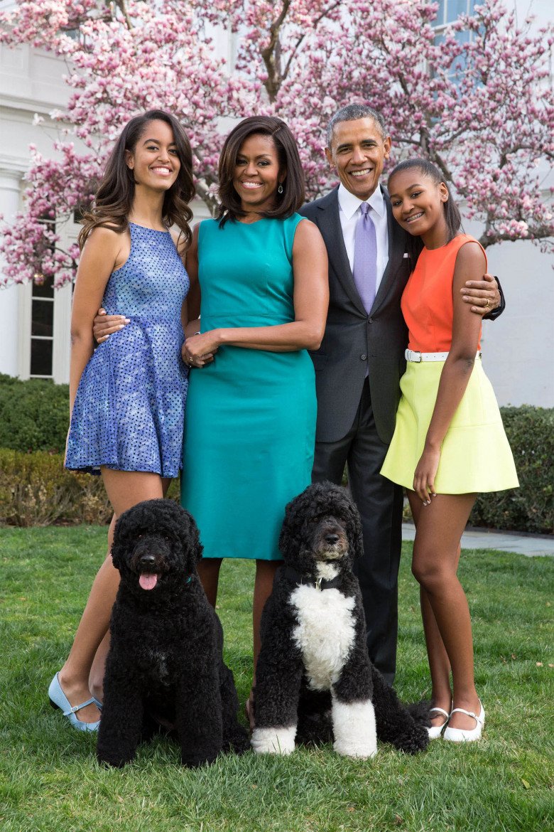 Con gái 22 tuổi của cựu Tổng thống Obama ngày càng mặc táo bạo, khi amp;#34;không phòng hộamp;#34;, khi mặc mỗi nội y - 12