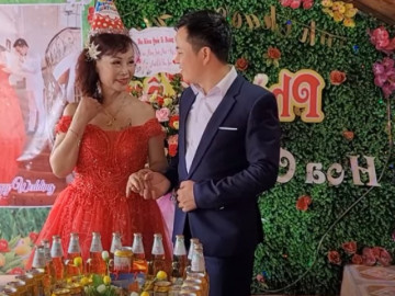 Cô dâu Thu Sao chụp ảnh, tổ chức tiệc kỷ niệm 5 năm ngày cưới, nhan sắc hiện tại khiến dân mạng tò mò