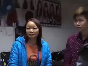 Tin tức - Tông phải cậu bé ăn xin khi đi mua sắm, cặp vợ chồng bàng hoàng khi biết danh tính thật