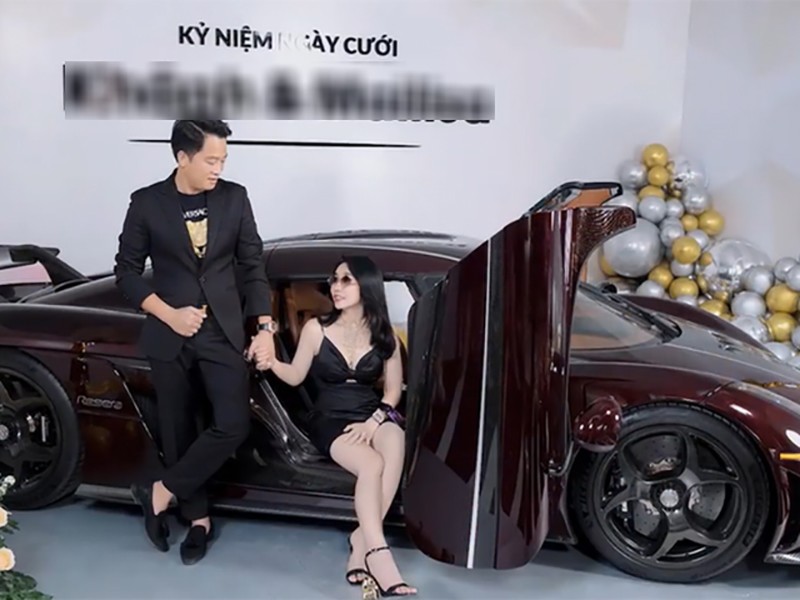 Chiếc xe nữ doanh nhân tặng chồng là Koenigsegg Regera, được đưa về từ Mỹ, sau đó qua Campuchia rồi về Việt Nam.
