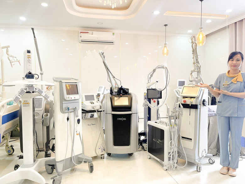 Dàn máy móc hiện đại được Dr.Hải Lê nhận chuyển giao phục vụ trong tổ hợp trị liệu công nghệ Meso-RBA