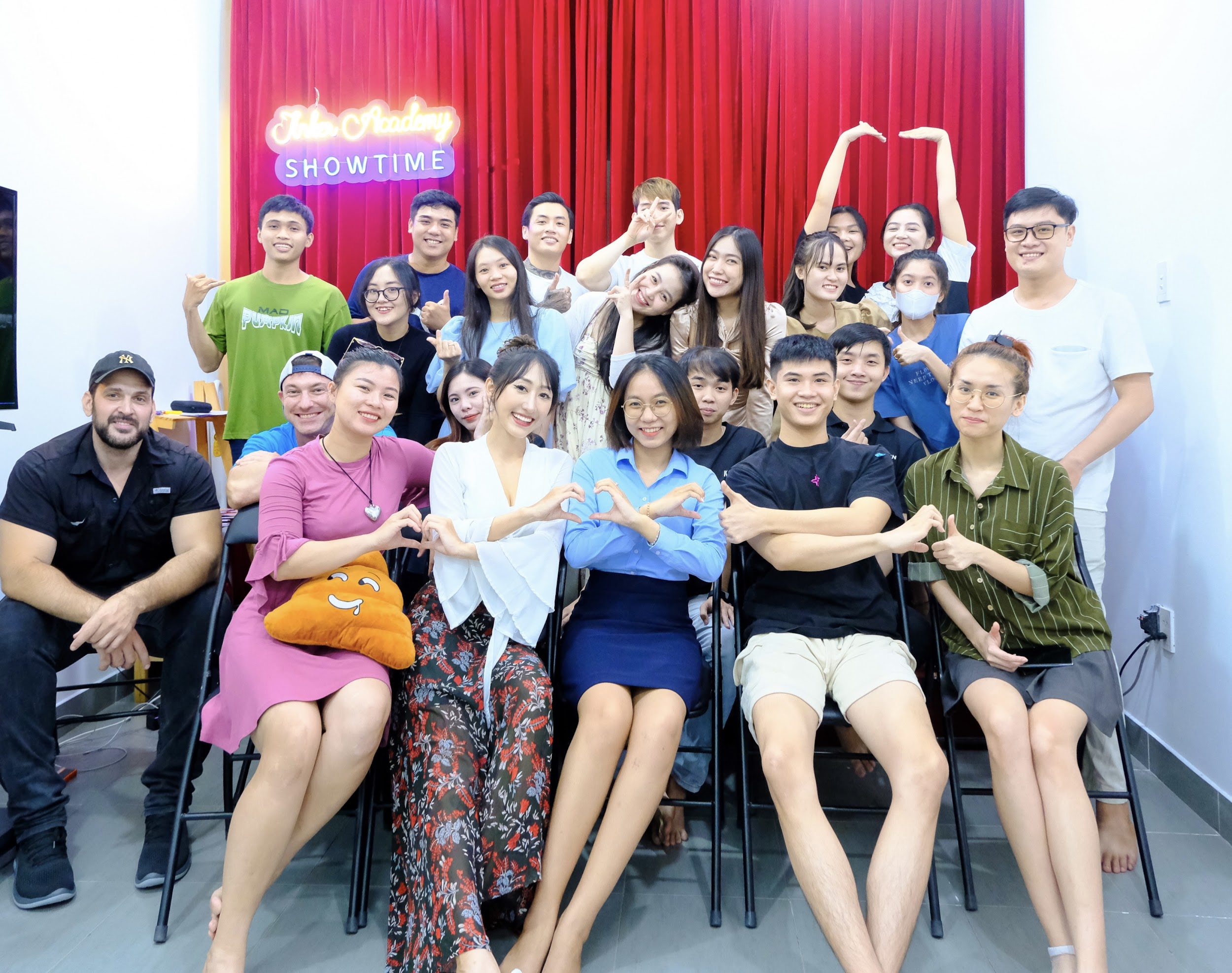 Cô Tiên Tinker - Cô giáo với phong cách giảng dạy làm mê mẩn học viên từ già đến trẻ - 5