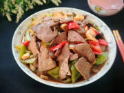 Bếp Eva - Bộ phận này của lợn nhiều người chê độc nhưng lượng vitamin A cao gấp nhiều lần thịt cá, nấu lên rất tốn cơm