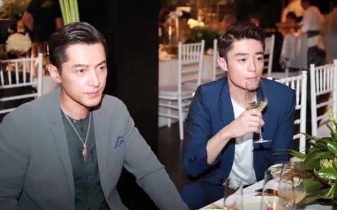 Gallery - Hồ Ca - Kém Hoắc Kiến Hoa 3 tuổi, Hồ Ca khiến fan ngã ngửa vì nhan sắc sau khi làm bố bỉm