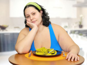 Bà bầu - Vợ mặc bikini sau sinh, chồng bĩu môi nói một câu khiến vợ bật khóc, dân mạng bức xúc