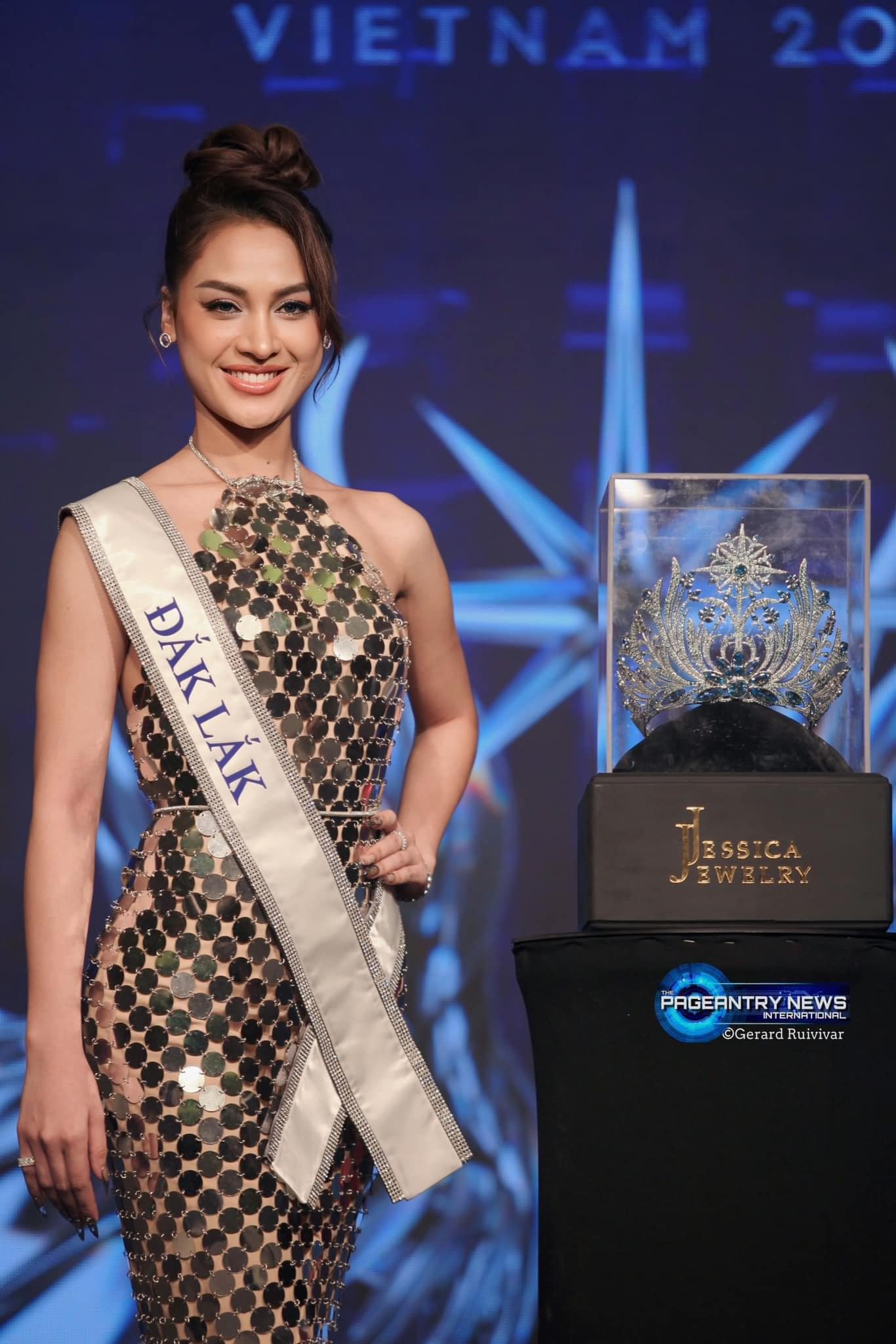 Nhan sắc Top 18 Miss Universe Vietnam 2023 qua cam thường, bị gọi amp;#34;hàng nhựaamp;#34; vì lí do khó tin - 6