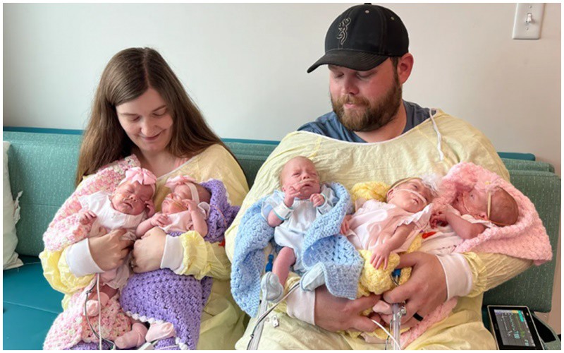 Cô Haylee Ladner ở Mỹ đã sinh 5 đứa con với 4 bé gái giống hệt nhau. Tỷ lệ này là 1:60 triệu ca rất hiếm thấy.
