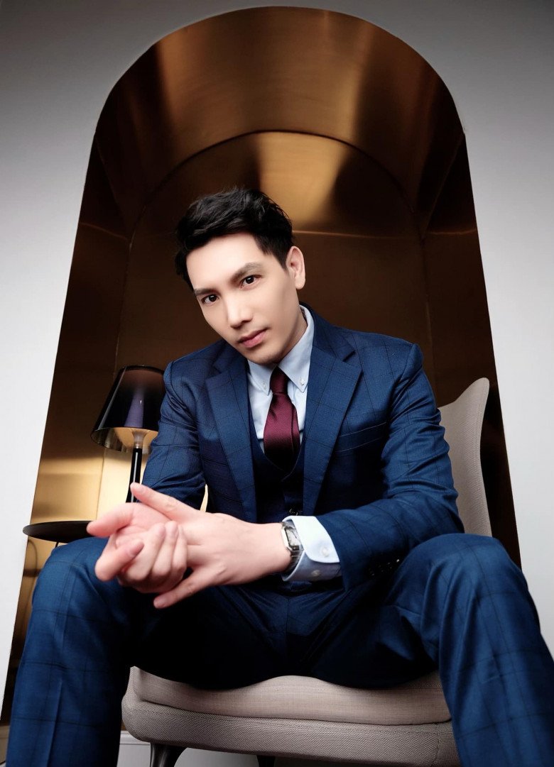 img srchttps://cdn.eva.vn/upload/3-2023/images/2023-09-20/ca-map-moi-dien-trai-tot-nghiep-dh-harvard-da-tai-song-trong-biet-thu-1000m2-nhu-co-tich-bao-nguoi-m-356632556_10159800669407636_6412641710328485255_n-1695199041-890-width780height1226.jpg width660 /