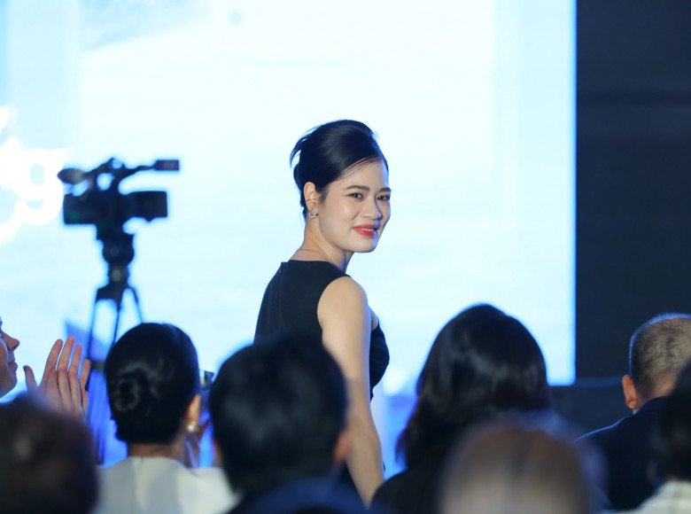 Bóng hồng mới trên ghế nóng được quan tâm: Lê Hàn Tuệ Lâm, sinh năm 1994.