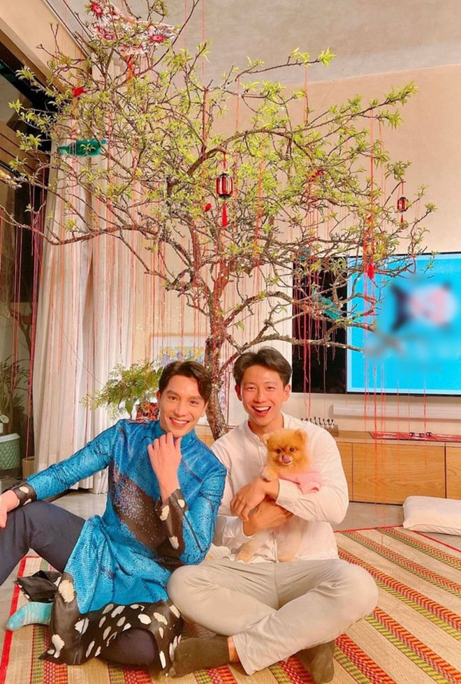 Shark Minh bị đồn hẹn hò qua một bức ảnh chụp chung với doanh nhân trẻ Phillip An.