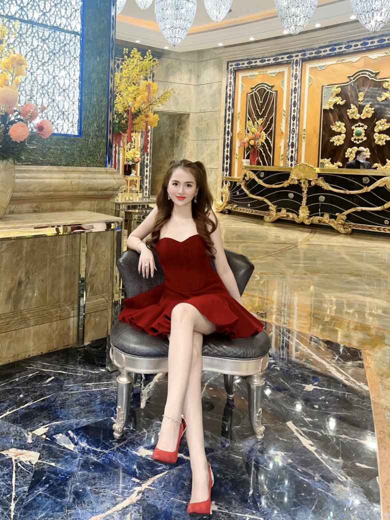 View - Tình tin đồn một thời của Ninh Dương Lan Ngọc công khai bạn gái, diện mạo hot girl thành tâm điểm