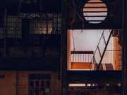 Eva tám - Nhà tập thể