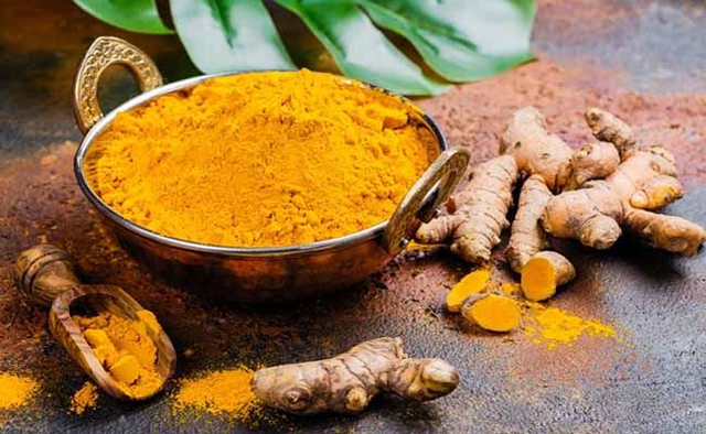 Nghệ phá huyết ứ rất mạnh giúp sản phụ nhanh hết sản dịch.