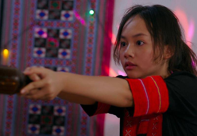 Hồng Nhung vào vai Chà - một cô bé dân tộc H'Mong mồ côi bố mẹ bị thiếu gia nhà giàu Cương bắt về làm vợ vì cô bé quá xinh đẹp.
