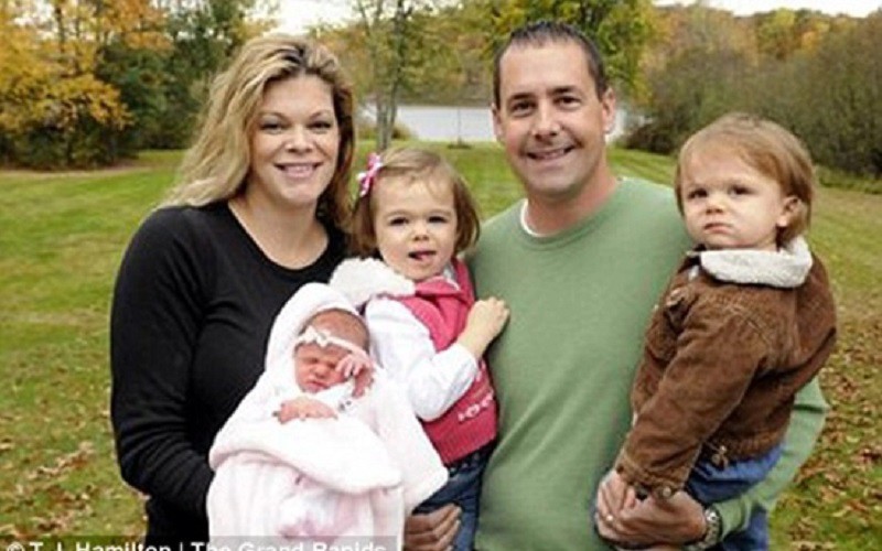 Cô Barbara Soper, sống ở Michigan, nước Mỹ đã trở nên nổi tiếng sau khi có 3 đứa con đều được sinh vào 3 ngày cực đáng nhớ: 08/08/2008, 09/09/2009 và 10/10/2010. 
