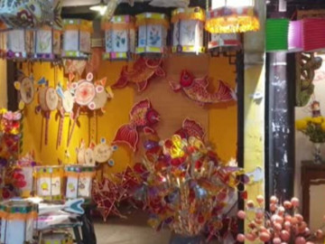 Những gian hàng tết Trung thu kiểu xưa cũ khiến nhiều người nhớ về tuổi thơ