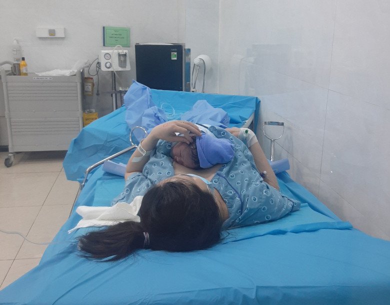 Từ khi mang bầu đến khi mẹ tròn con vuông, dù hạn hẹp kinh tế nhất cũng tốn khoảng hơn 30 triệu đồng. (Ảnh minh họa)