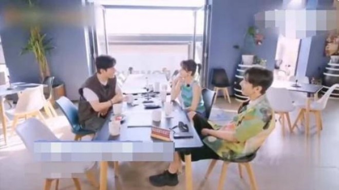 Huỳnh Hiểu Minh tâm sự với Giả Tịnh Văn và Triệu Hựu Đình về con trai.