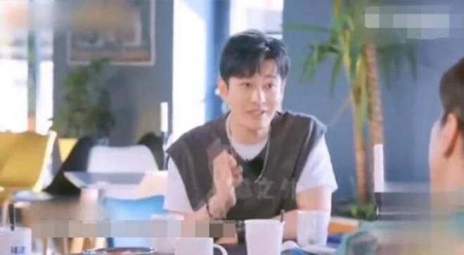 Anh nhắc tới cả vợ cũ Angelababy.