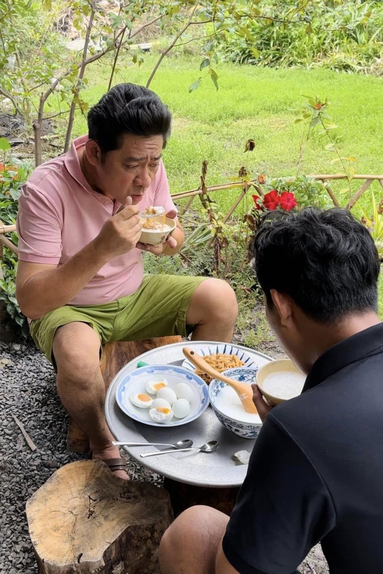 Tài tử Huỳnh Anh Tuấn nấu ăn trong chòi lá tại nhà vườn 6.000m2, có món bình dị, món đẹp như nhà hàng - 7
