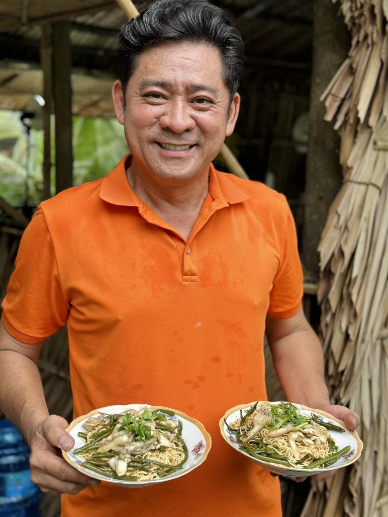 Tài tử Huỳnh Anh Tuấn nấu ăn trong chòi lá tại nhà vườn 6.000m2, có món bình dị, món đẹp như nhà hàng - 6